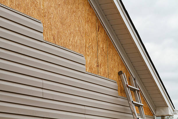 Professional Siding Replacement technician working in North Springfield, PA